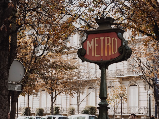 stile delle metropolitane a Parigi 