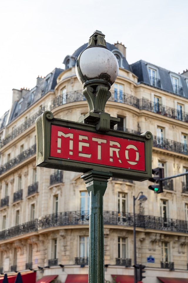 insegne delle metropolitane a Parigi