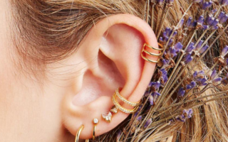 scegli gli orecchini ear cuff per aggiungere al tuo look un tocco di stile