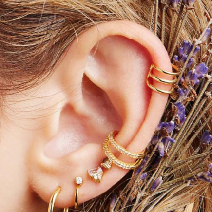 scegli gli orecchini ear cuff per aggiungere al tuo look un tocco di stile