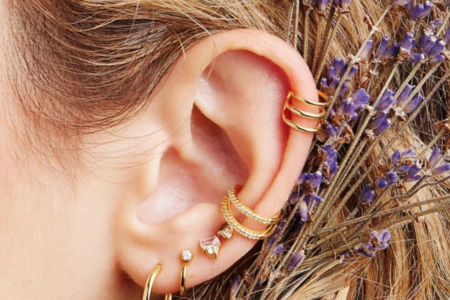 scegli gli orecchini ear cuff per aggiungere al tuo look un tocco di stile