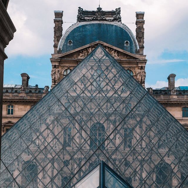 Il Louvre nel I arrondissement di Parigi